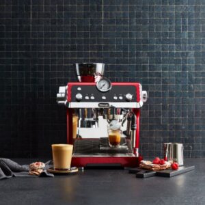 De’Longhi – La Specialista Prestigio Espresso Machine with Active Temperature Control and Dual Heating System – Red