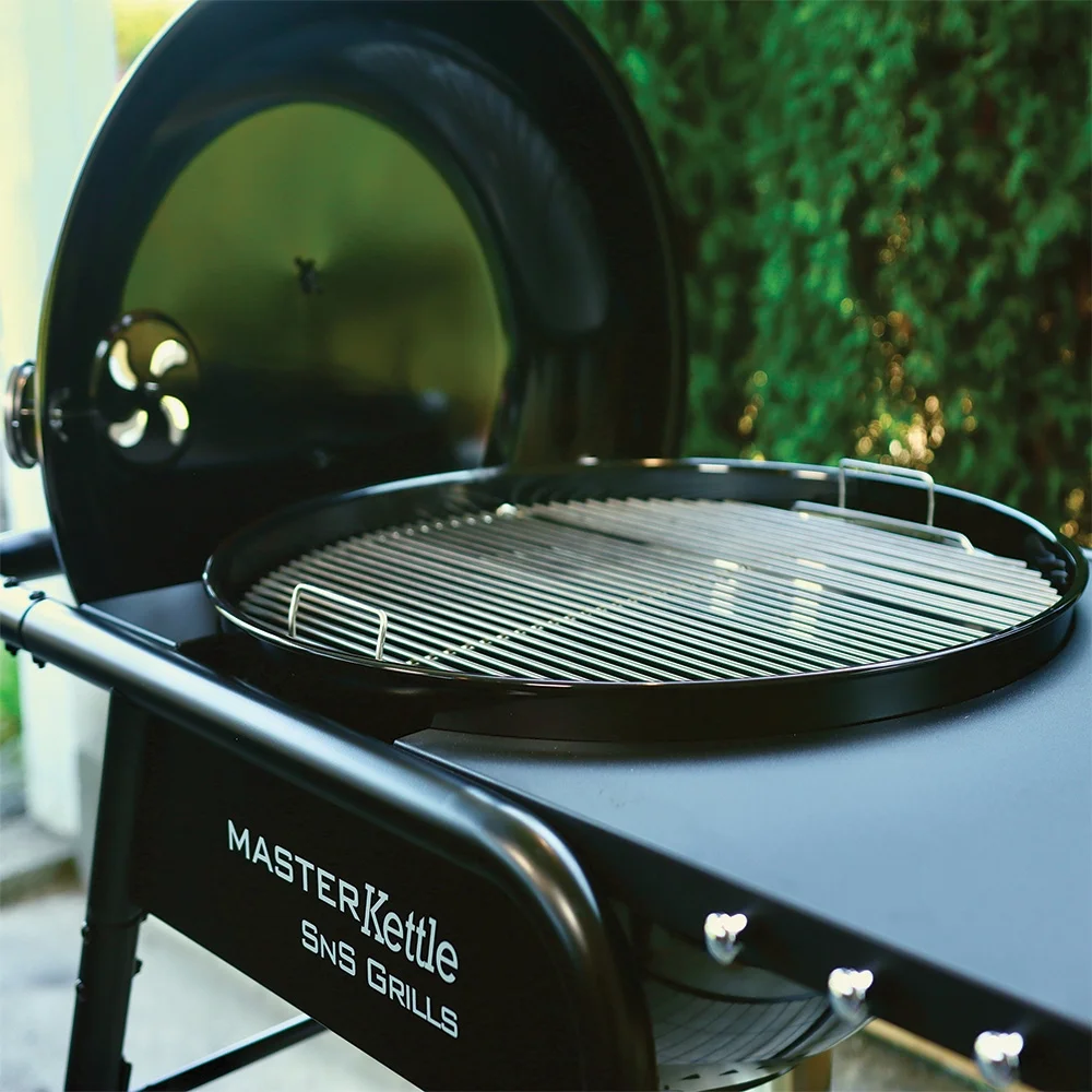 Slow ‘N Sear® MasterKettle Charcoal Grill + Smoker – 22″ Kettle Grill with Grill Cart and Built-in Side Table